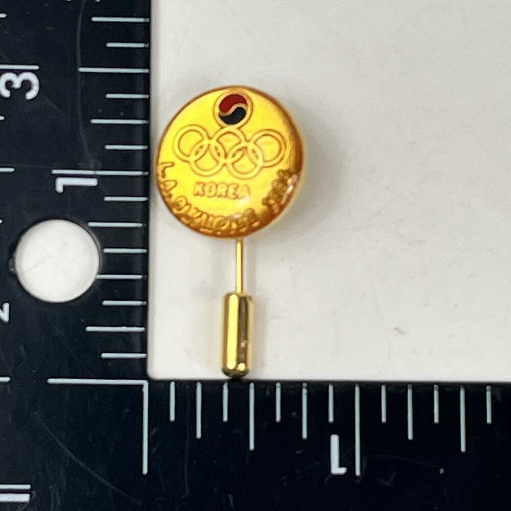 Vintage 1988 Seoul Korea Olympic Stick Pin Gold Round Lapel Badge IOC Logo